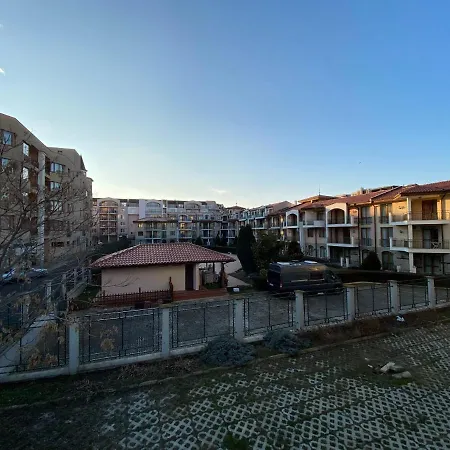 Vechna R 7 Sunny Apartament *